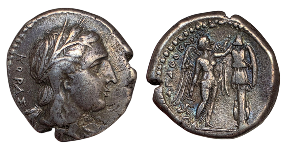 Tétradrachme de Syracuse en Sicile frappé en argent vers 317-289 avant J.-C., représentant Perséphone et Niké.